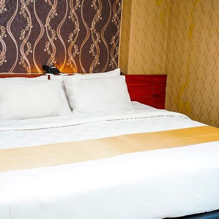 Jle'S Hotel Манадо Экстерьер фото